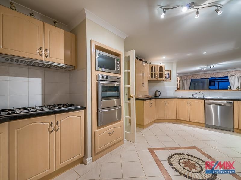 11 Berrington Pass, Quinns Rocks WA 6030