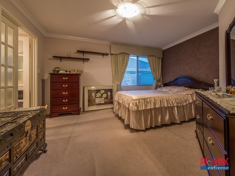 11 Berrington Pass, Quinns Rocks WA 6030