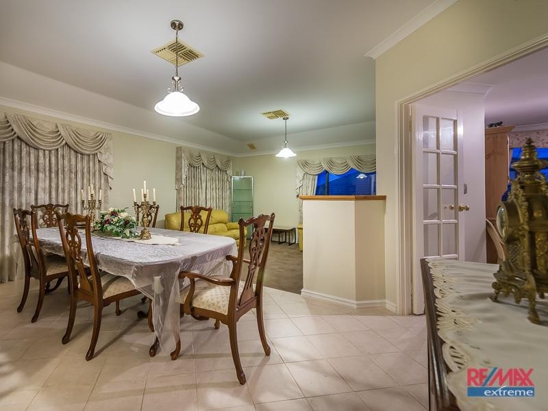 11 Berrington Pass, Quinns Rocks WA 6030