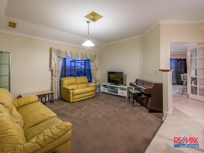 11 Berrington Pass, Quinns Rocks WA 6030