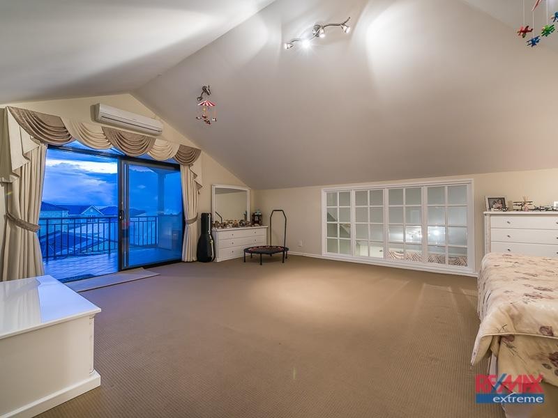 11 Berrington Pass, Quinns Rocks WA 6030