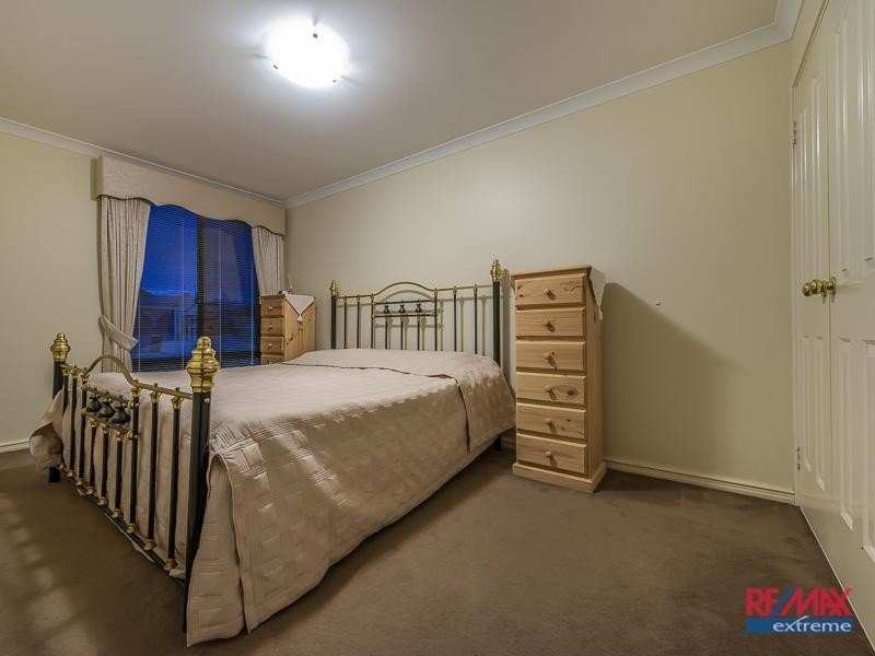 11 Berrington Pass, Quinns Rocks WA 6030