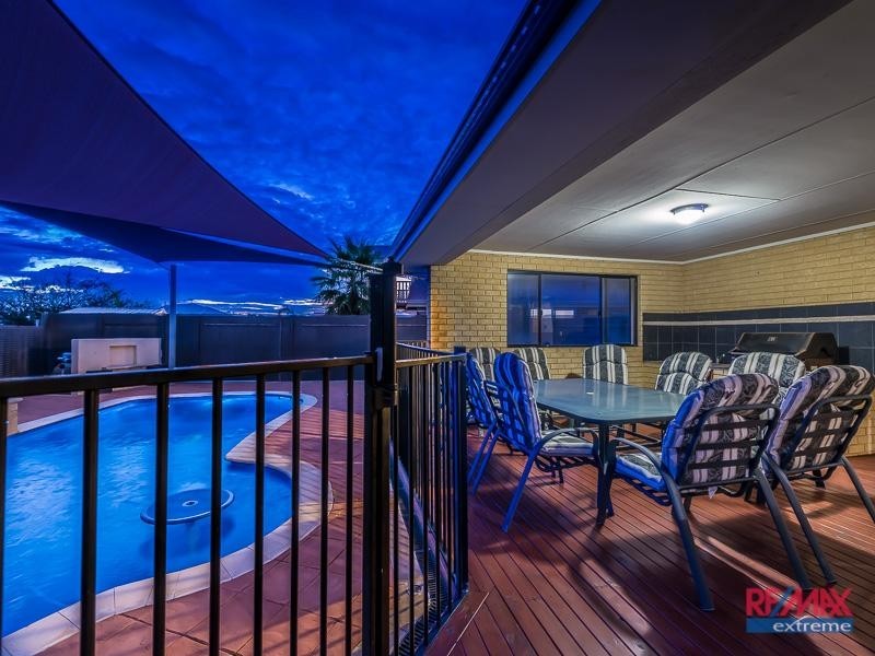 11 Berrington Pass, Quinns Rocks WA 6030