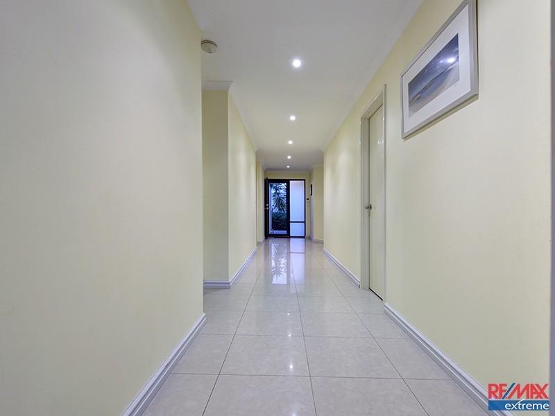 5 Barcelona Terrace, Hocking WA 6065