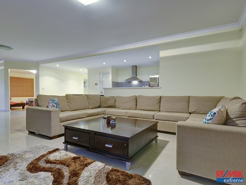 5 Barcelona Terrace, Hocking WA 6065