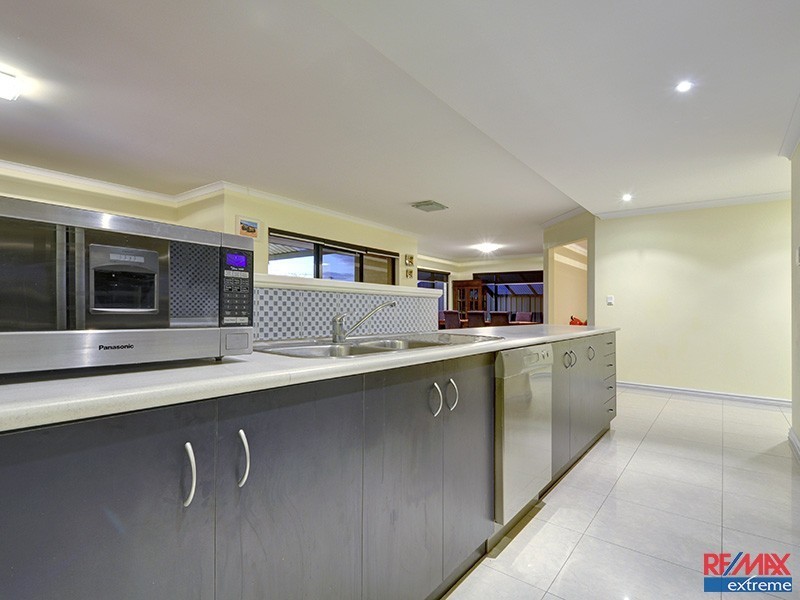 5 Barcelona Terrace, Hocking WA 6065