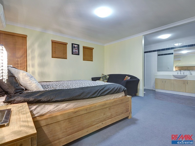 5 Barcelona Terrace, Hocking WA 6065