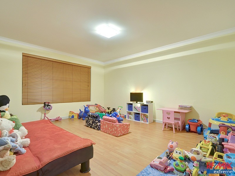 5 Barcelona Terrace, Hocking WA 6065