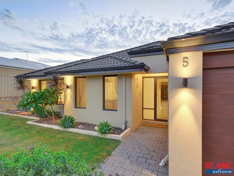 5 Barcelona Terrace, Hocking WA 6065