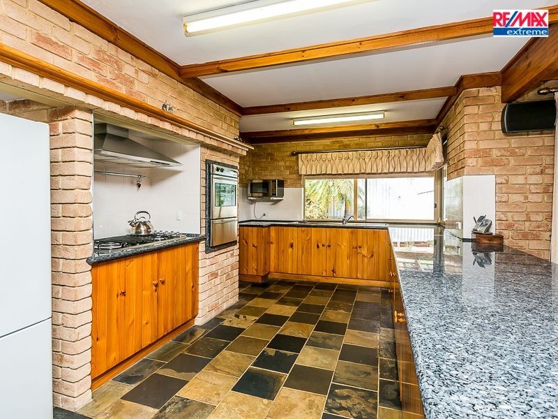 16 Rainsworth Gardens, Heathridge WA 6027