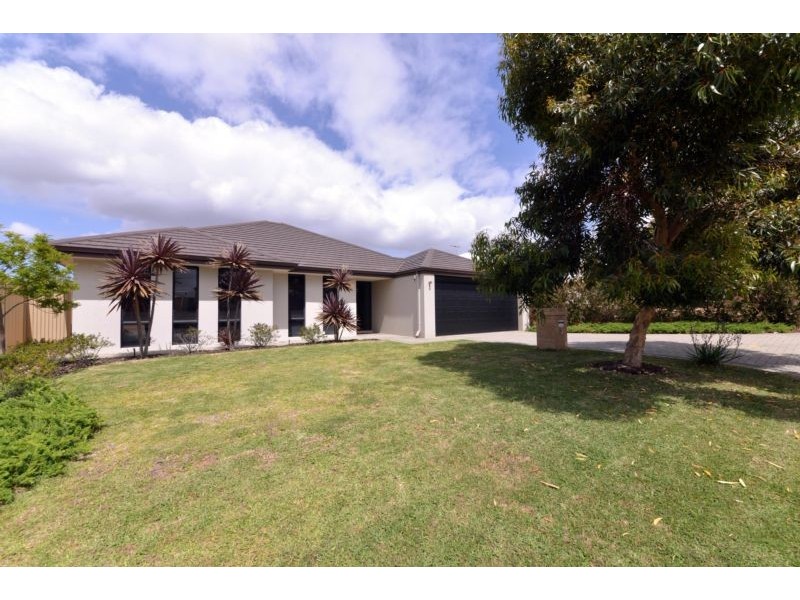 5 Alandale Bend*, Banksia Grove WA 6031
