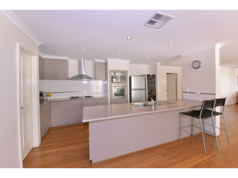 5 Alandale Bend*, Banksia Grove WA 6031