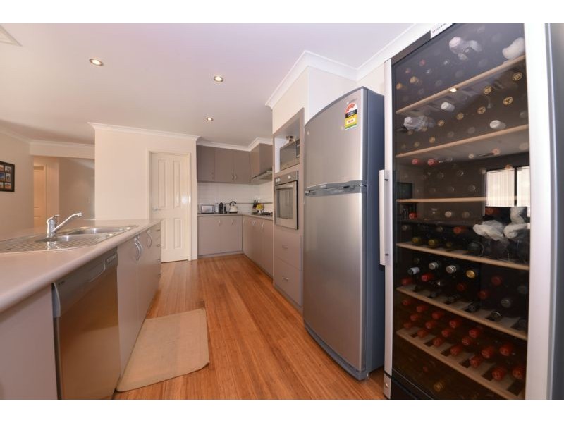 5 Alandale Bend*, Banksia Grove WA 6031