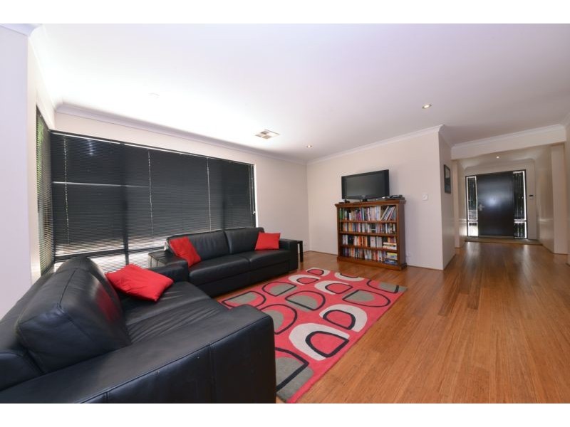 5 Alandale Bend*, Banksia Grove WA 6031