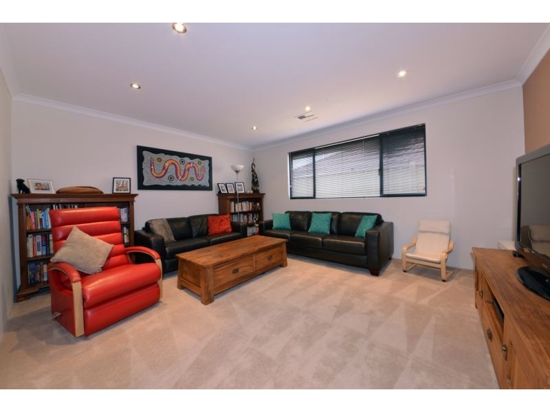 5 Alandale Bend*, Banksia Grove WA 6031