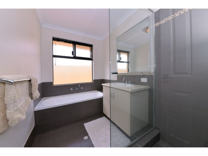 5 Alandale Bend*, Banksia Grove WA 6031