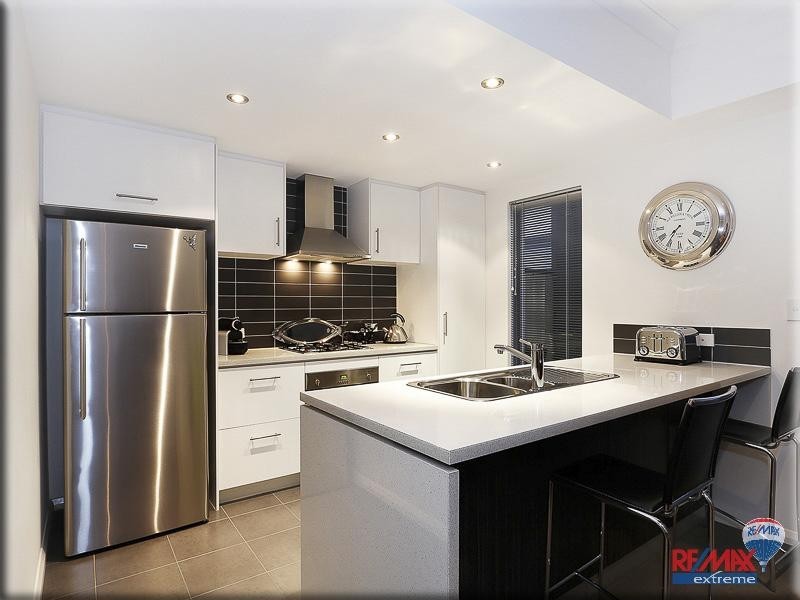 10 Eveleigh Boulevard, Clarkson WA 6030