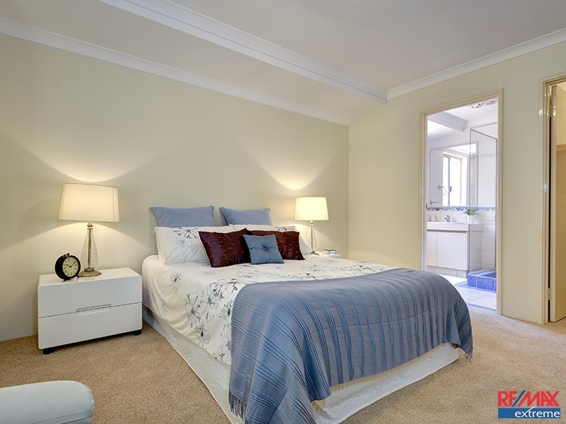 6 Brantwood Approach, Hocking WA 6065