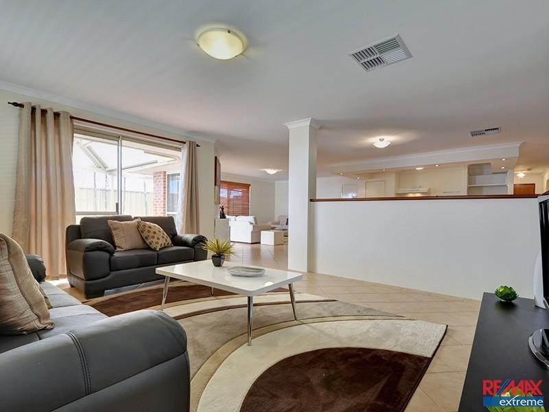 6 Brantwood Approach, Hocking WA 6065