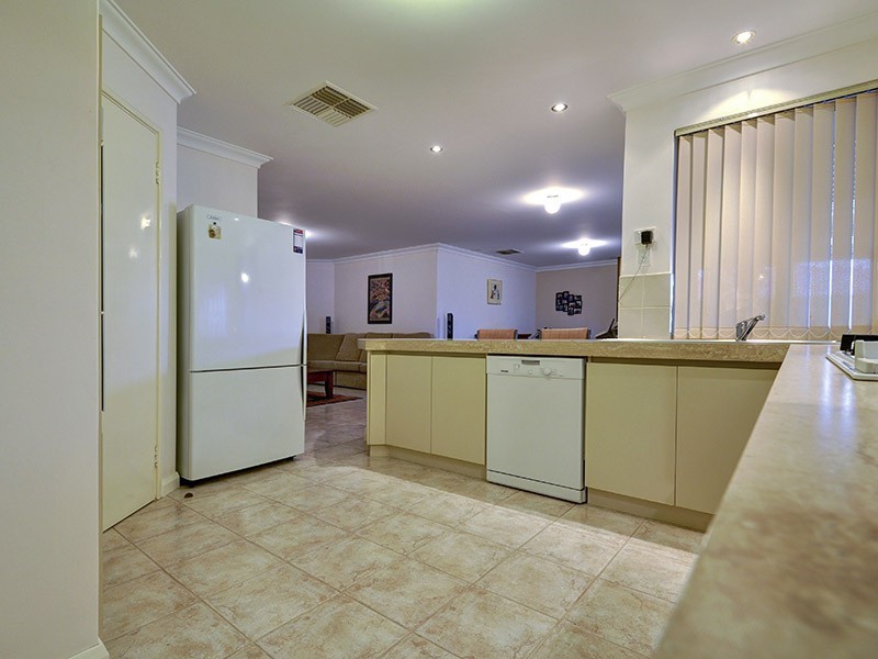 49 Manchester Drive*, Hocking WA 6065