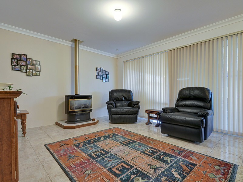 49 Manchester Drive*, Hocking WA 6065