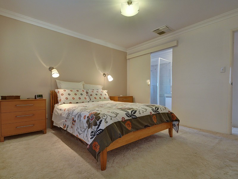 49 Manchester Drive*, Hocking WA 6065