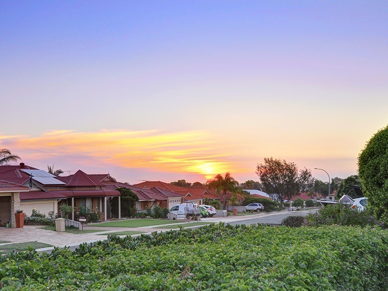 49 Manchester Drive*, Hocking WA 6065