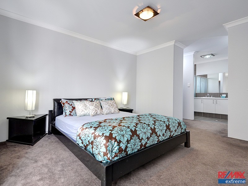 11 Thiele Road, Banksia Grove WA 6031