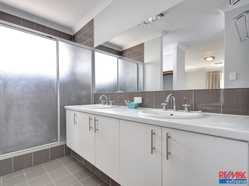 11 Thiele Road, Banksia Grove WA 6031