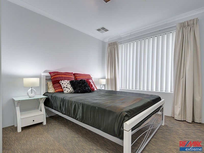 11 Thiele Road, Banksia Grove WA 6031