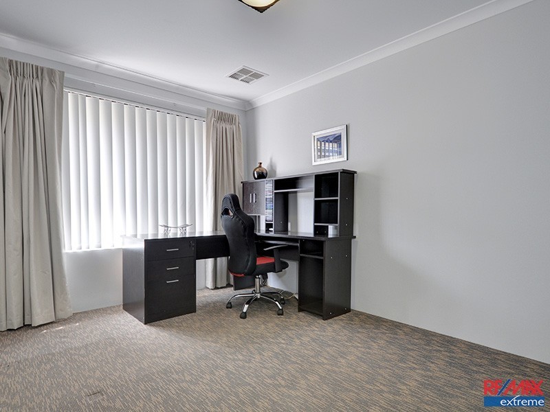 11 Thiele Road, Banksia Grove WA 6031