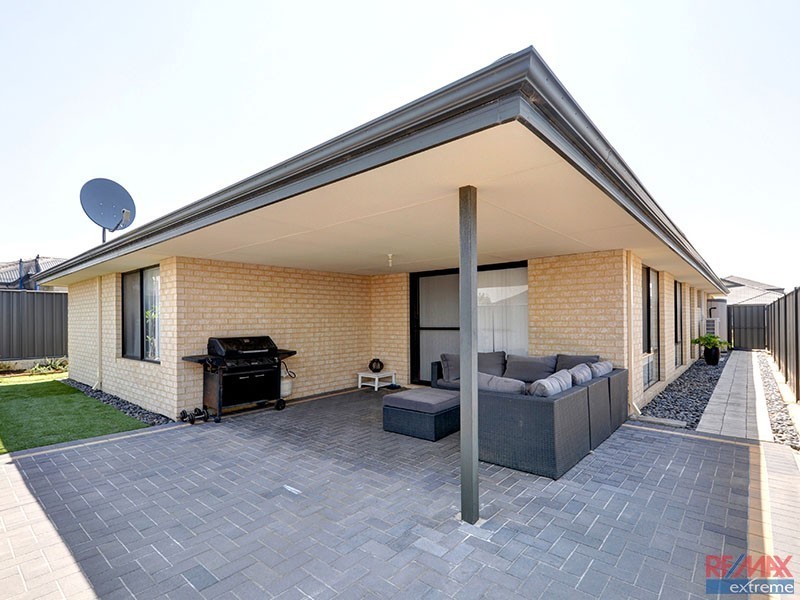 11 Thiele Road, Banksia Grove WA 6031