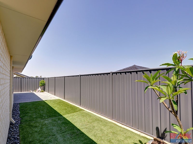 11 Thiele Road, Banksia Grove WA 6031