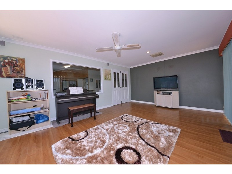 34 Rothesay Heights, Mindarie WA 6030