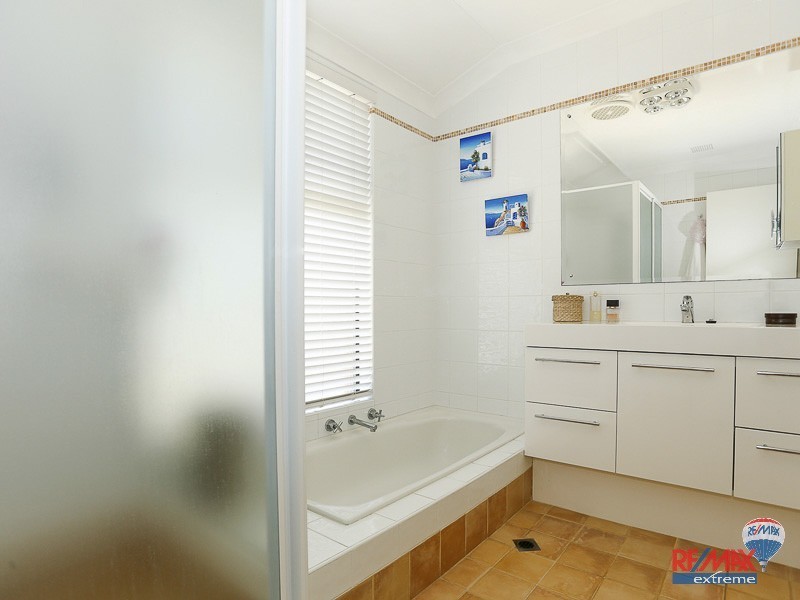 8 Scaphella Avenue, Mullaloo WA 6027