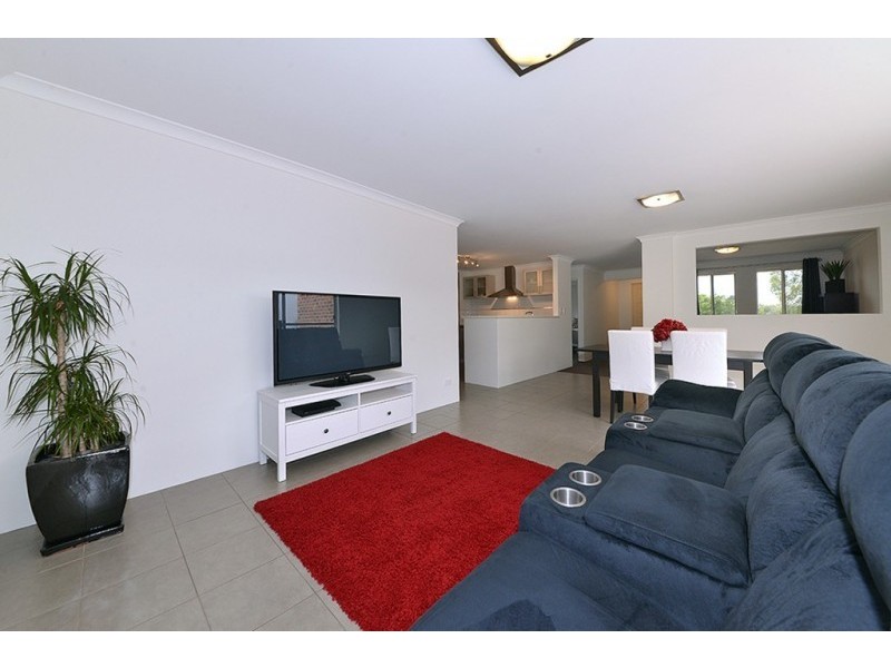 21 Bonvin Gardens, Tapping WA 6065