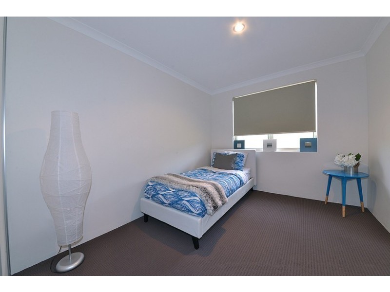 21 Bonvin Gardens, Tapping WA 6065