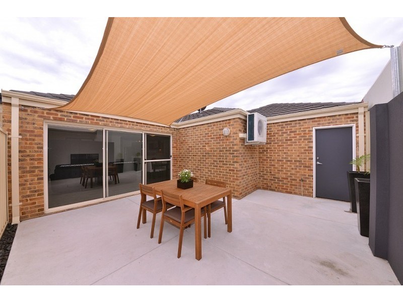 21 Bonvin Gardens, Tapping WA 6065