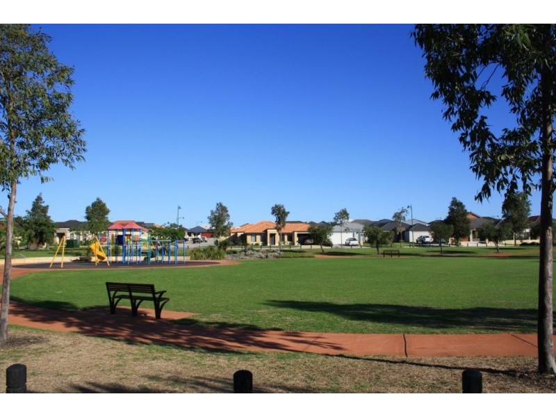 21 Bonvin Gardens, Tapping WA 6065