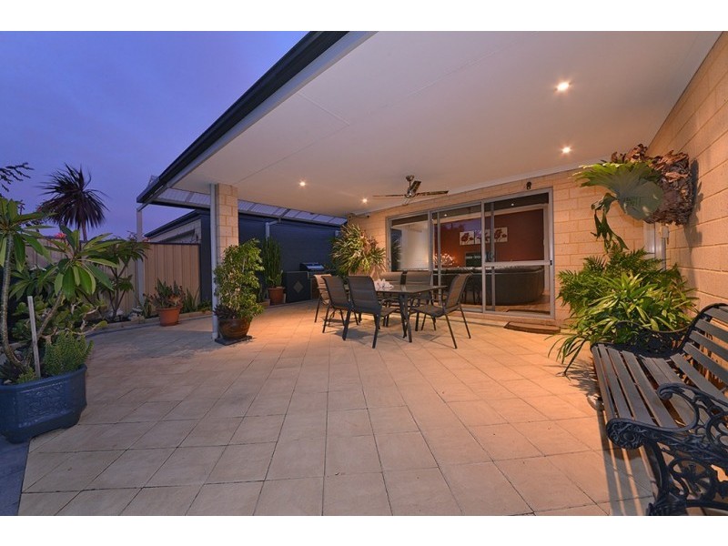 19 Jaeger Bend, Tapping WA 6065