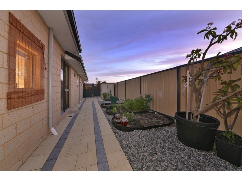 19 Jaeger Bend, Tapping WA 6065