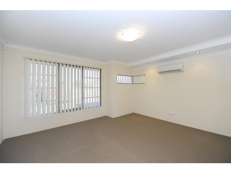 32 Elmhurst Drive, Clarkson WA 6030