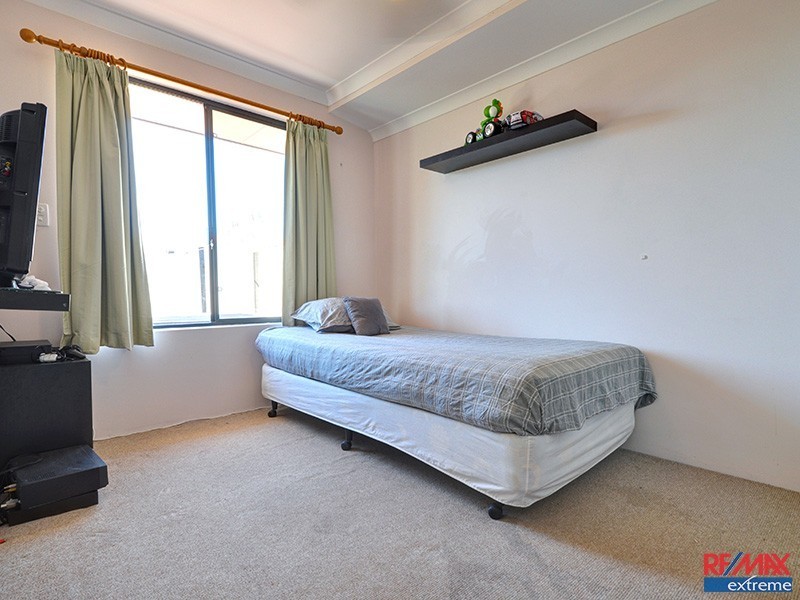 9 Karoo Way, Pearsall WA 6065