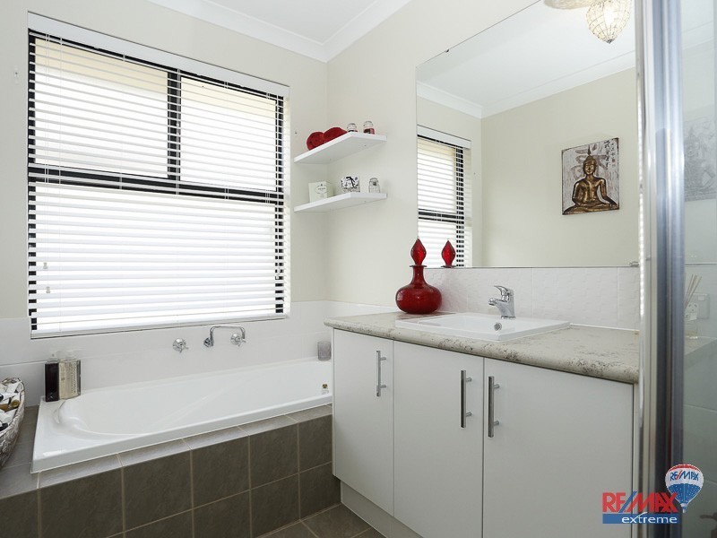 8 Radar Way, Alkimos WA 6038