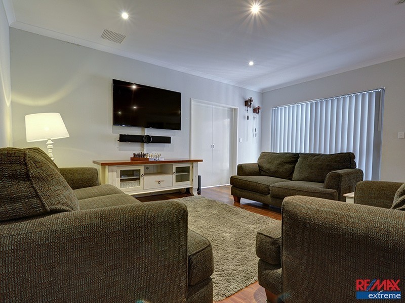 28 Abbey Green, Banksia Grove WA 6031