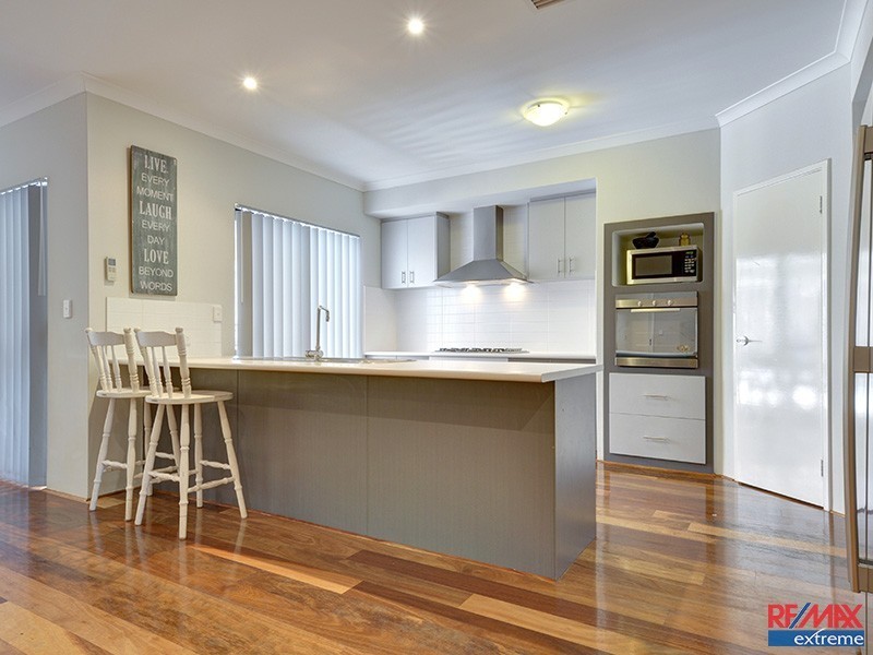 28 Abbey Green, Banksia Grove WA 6031