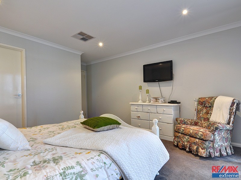 28 Abbey Green, Banksia Grove WA 6031