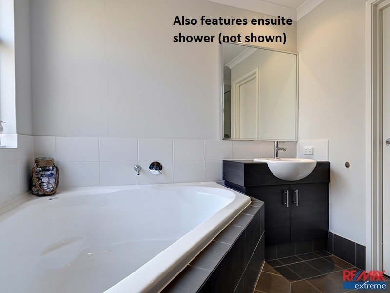 28 Abbey Green, Banksia Grove WA 6031