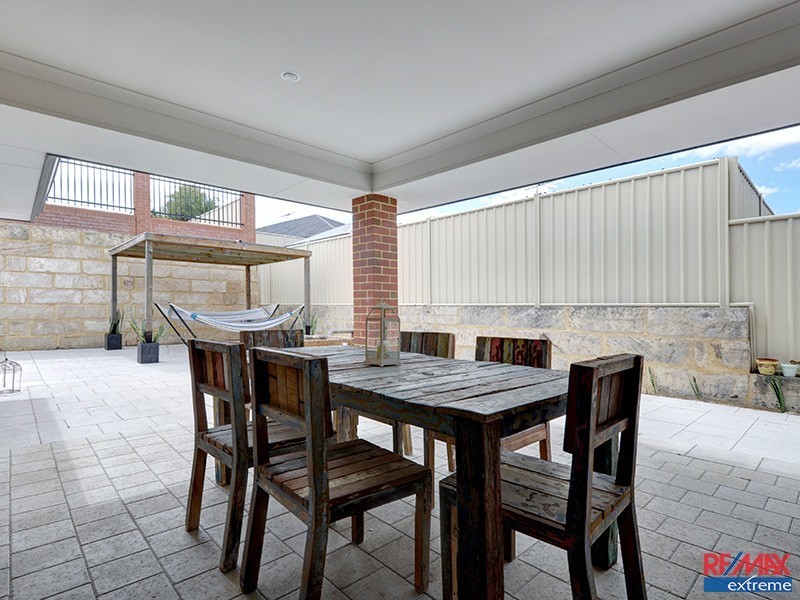 28 Abbey Green, Banksia Grove WA 6031