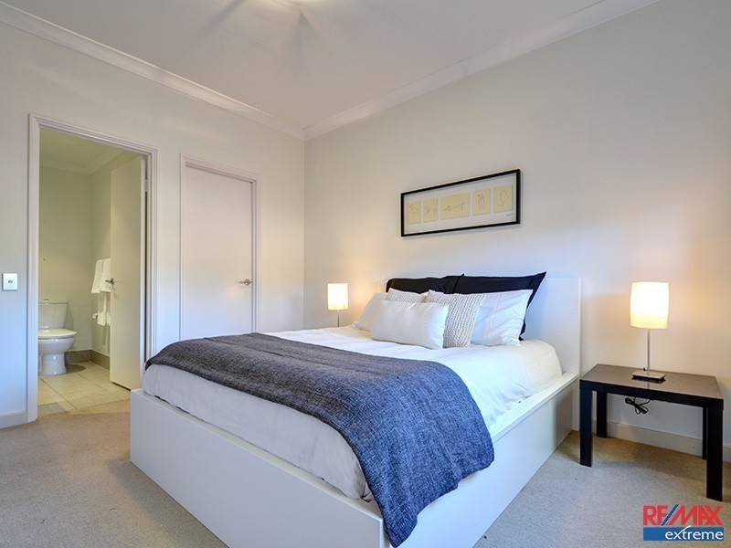 4/2 Molloy Promenade, Joondalup WA 6027